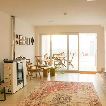 Modernes Haus Mit Spektakulaerem Meerblick Und Pool 度假居