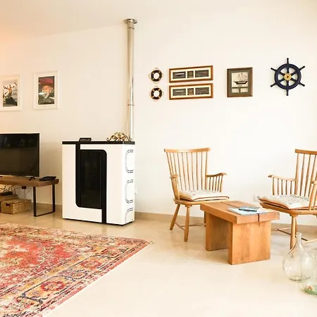 Modernes Haus Mit Spektakulaerem Meerblick Und Pool 度假居 *