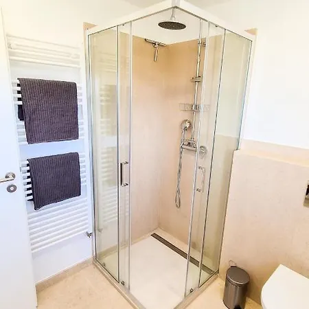 펜션 Modernes Haus Mit Spektakulaerem Meerblick Und Pool *