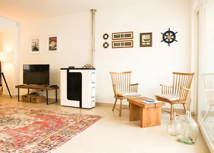 Modernes Haus Mit Spektakulaerem Meerblick Und Pool 度假居 *